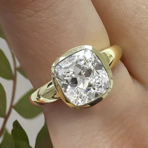 Cushion-Cut Lab-Grown Diamond Ring – Bold Elegance, Timeless Sparkle.